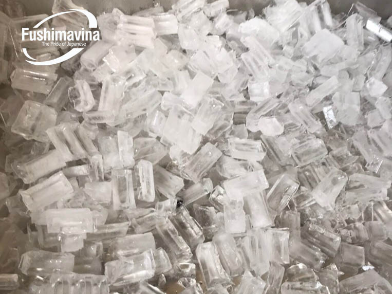 đá viên làm từ khuân làm đá thẩm mỹ cao